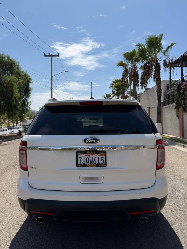 VENDO FORD EXPLORER XLT 2