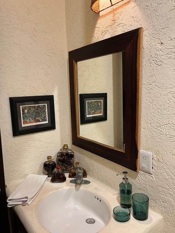 1 Bed 1 Bath House 2