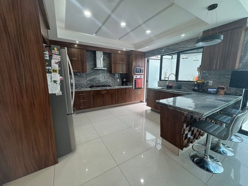 3 habitaciones 4 baños Casa 2