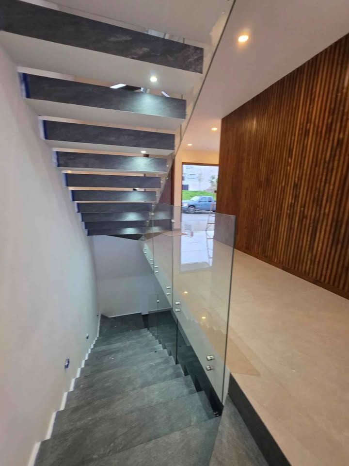 6 habitaciones 7 baños - Casa 2