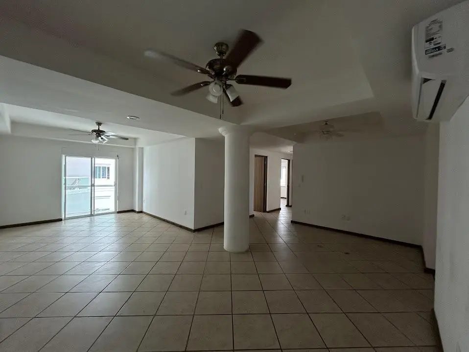 3 Beds 2.5 Baths Apartment 3