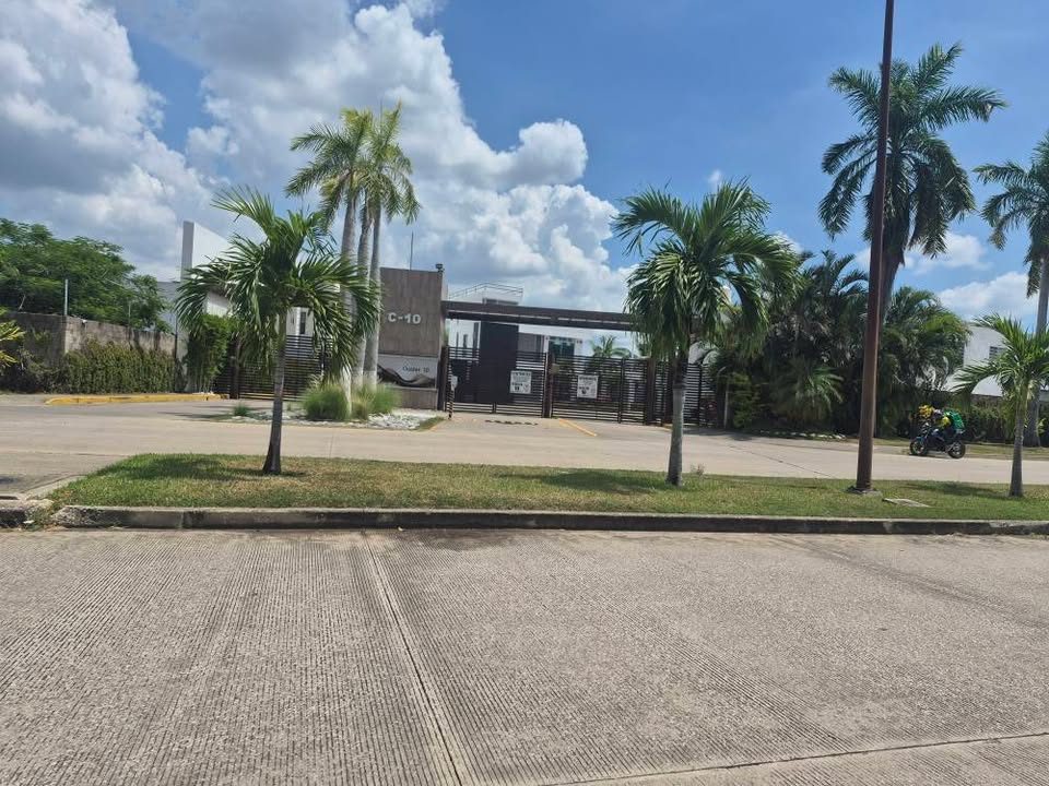 Rento casa en cluster 10  Real Campestre 3