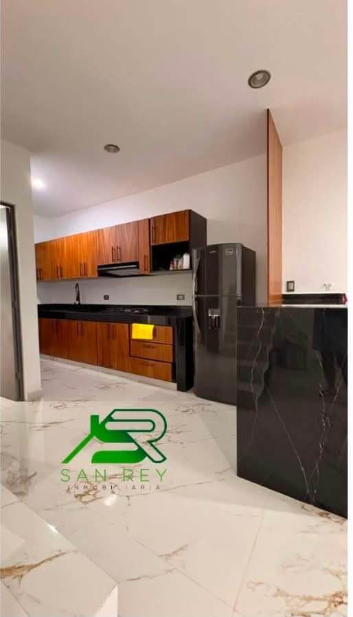 Casa en renta semiamueblada 2 plantas céntrica con acabados modernos 3