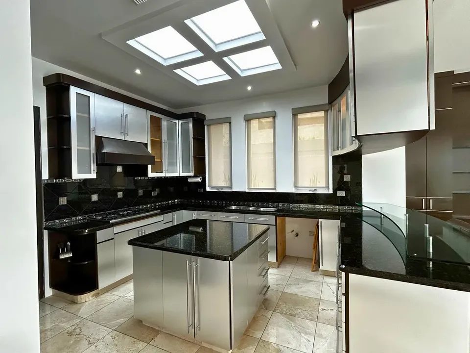 4 habitaciones 5 baños Casa 3