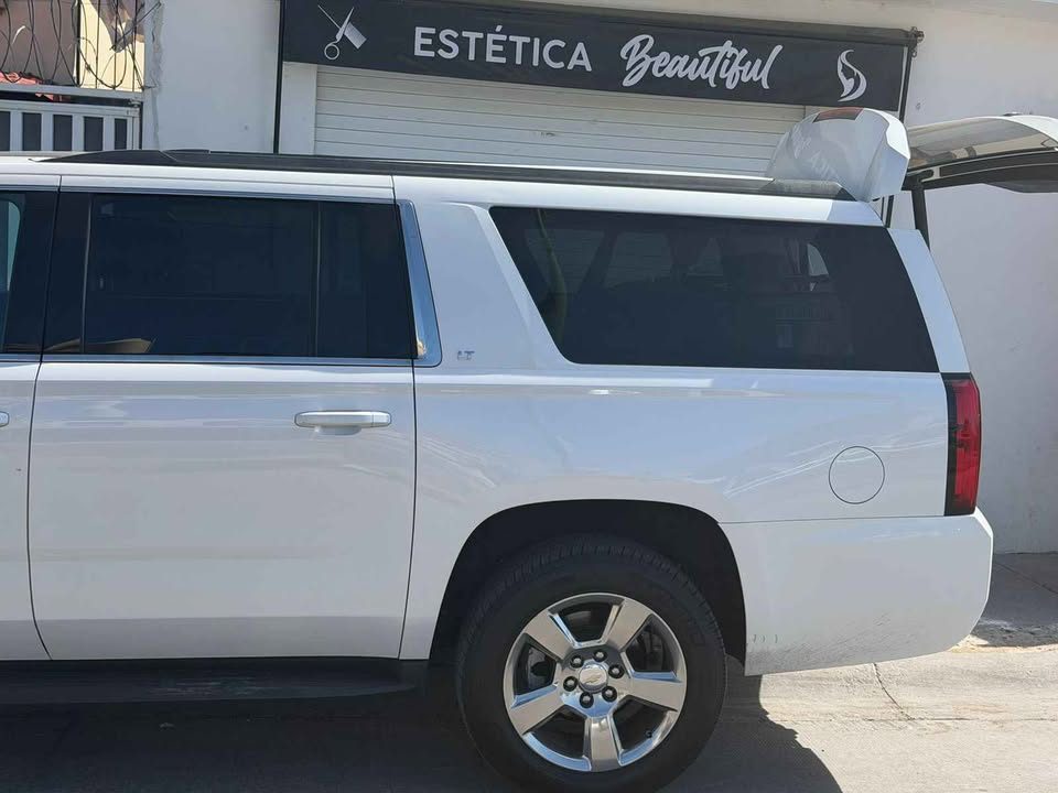Chevrolet Suburban 2017 3