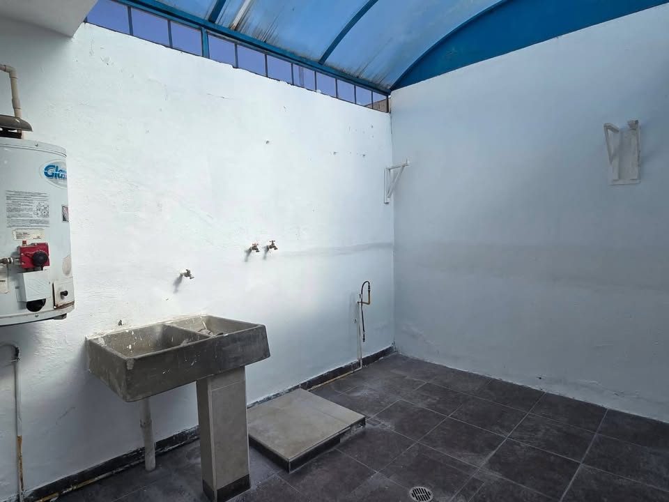2 habitaciones 1 baño Casa 2