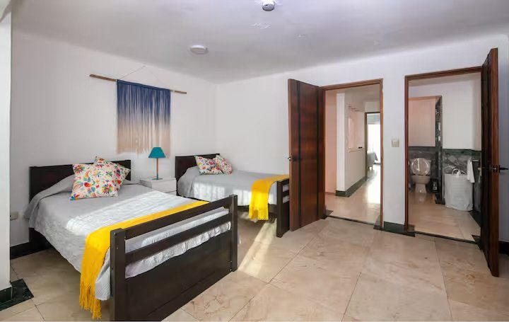 2 habitaciones 3 baños Casa 2