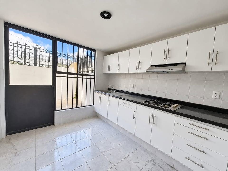 4 habitaciones 2 baños Casa 3