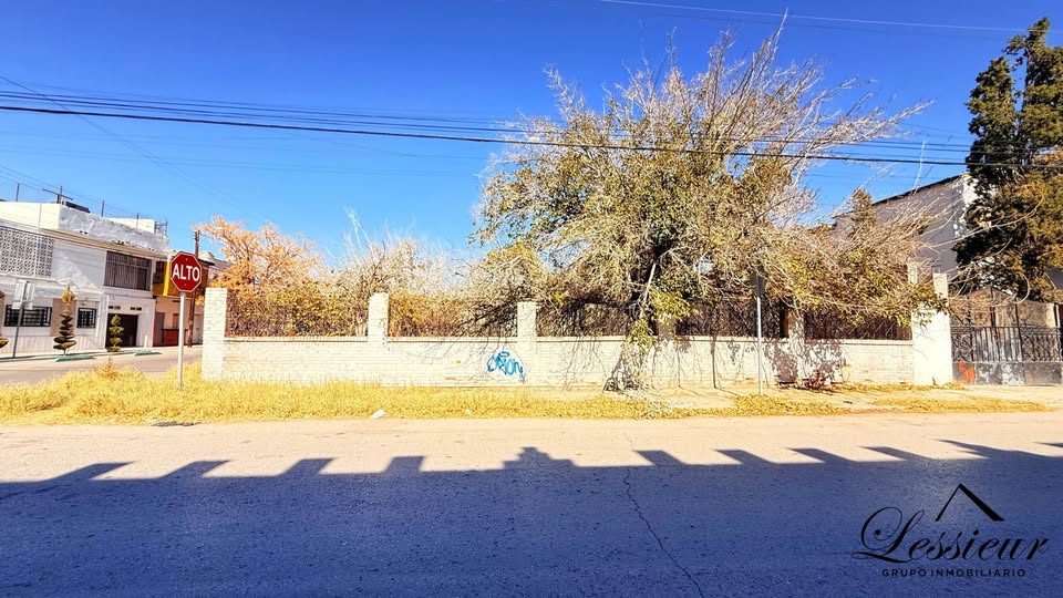 TERRENO EN RENTA EN ESQUINA 3