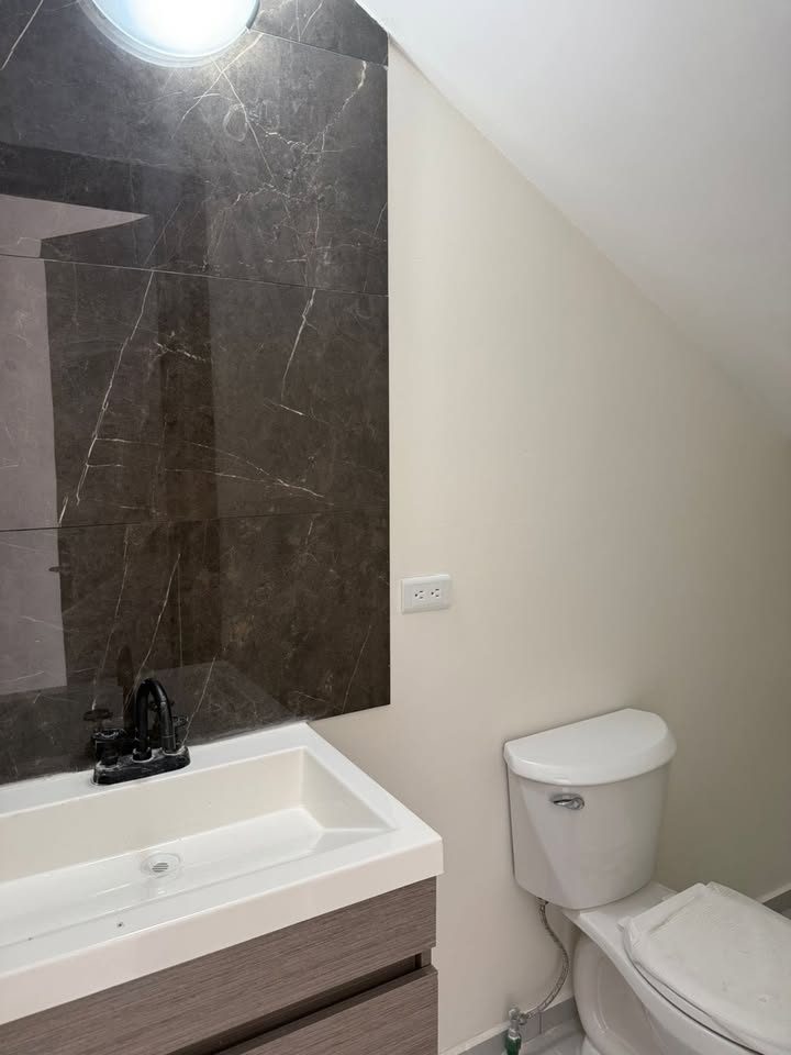 3 habitaciones 2.5 baños Casa 3