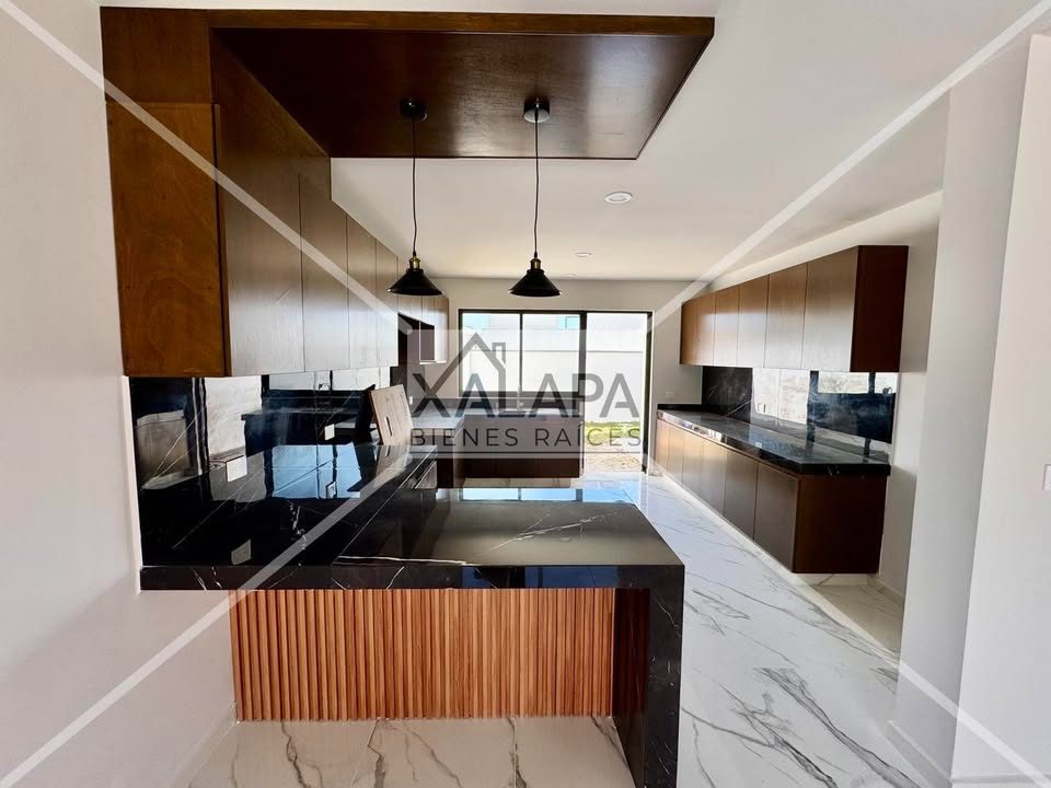 4 habitaciones 4 baños Casa 2
