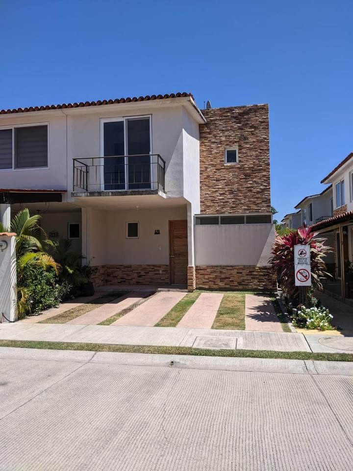 3 Beds 2.5 Baths - House 2
