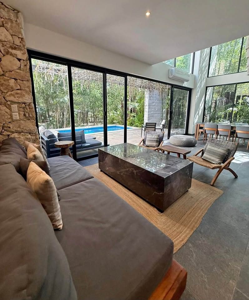 4 Beds 4.5 Baths - House 2