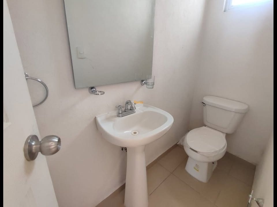 2 habitaciones 1.5 baños Casa 2