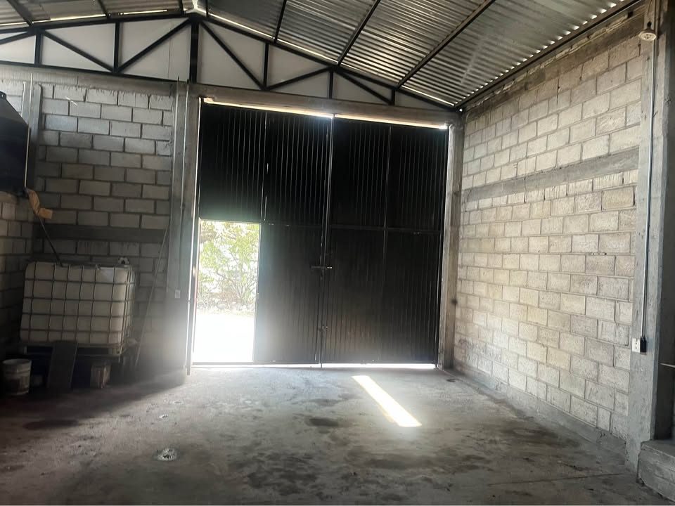 Bodega en renta · 170 m² · Pie de Gallo 2