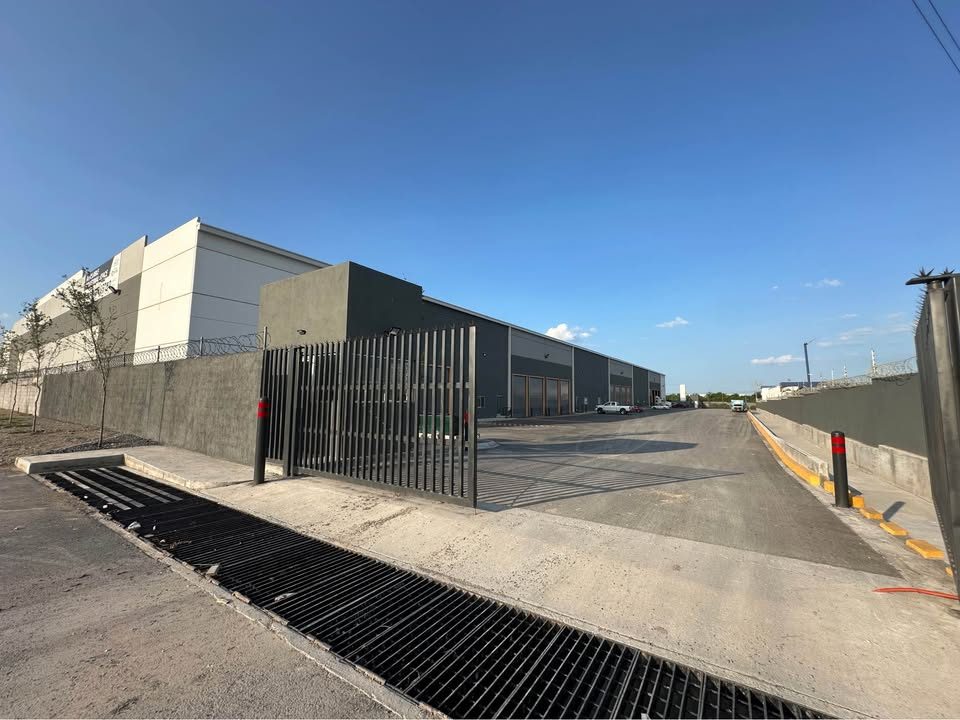 Bodegas Nuevas en Apodaca Carretera Laredo 3