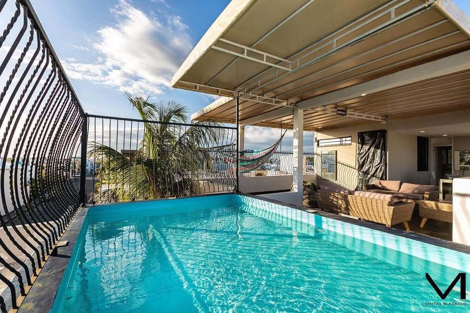 4 Beds 3.5 Baths House 2