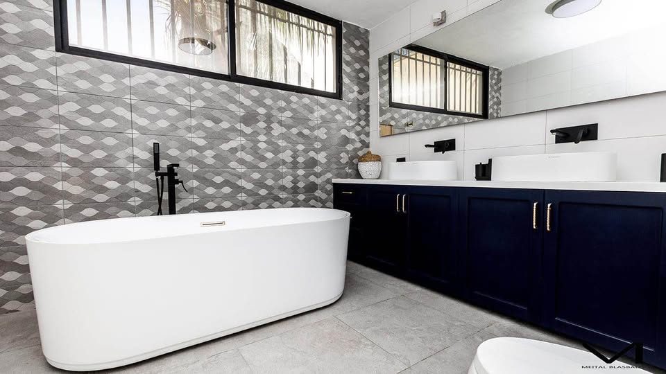 4 Beds 3.5 Baths House 3