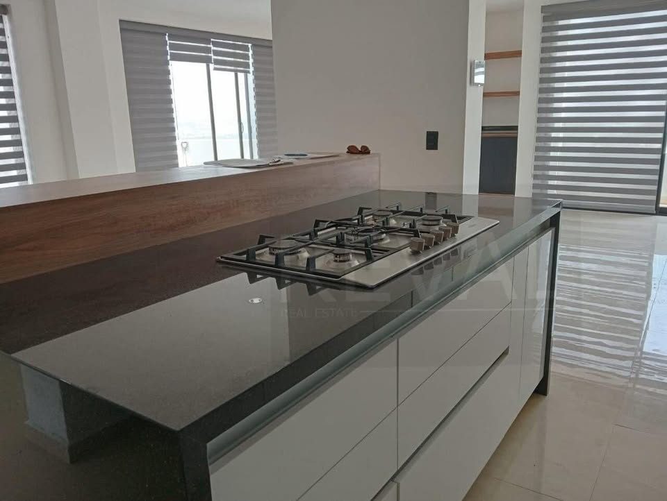 4 habitaciones 3.5 baños Departamento 3