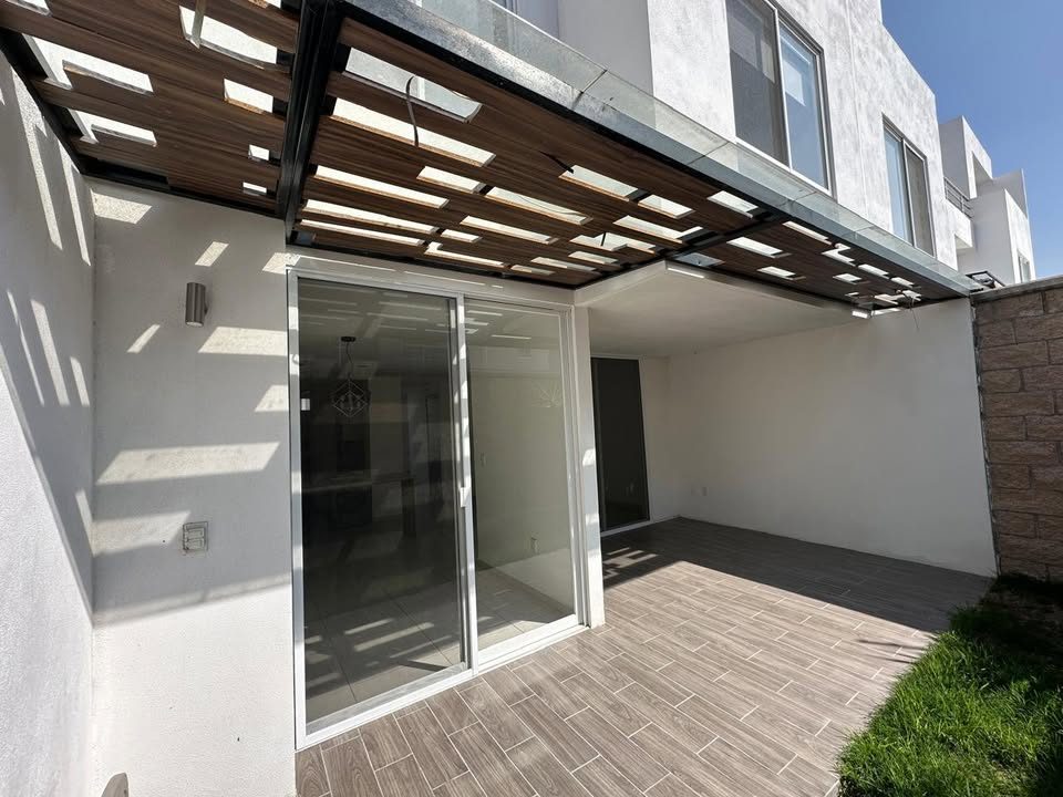 3 habitaciones 2.5 baños Casa 2
