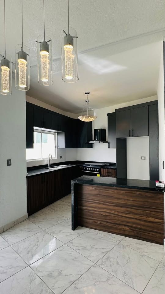 5 beds 4 bathrooms – House 2