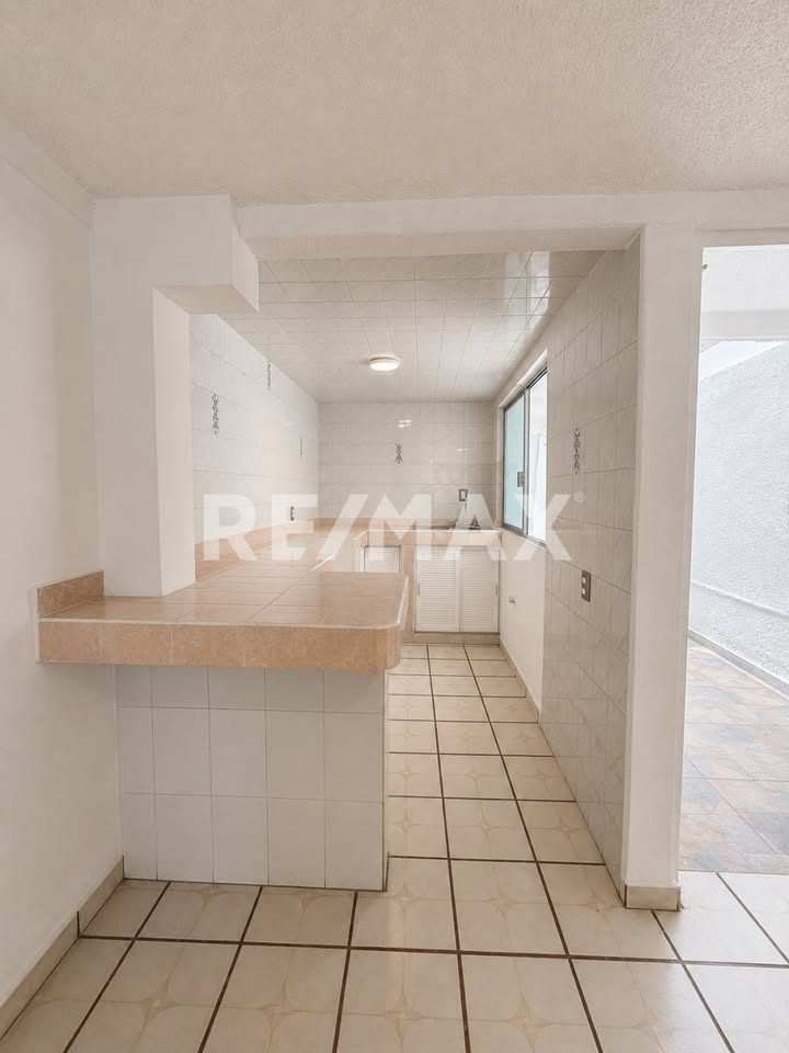 3 habitaciones 2.5 baños Casa 2