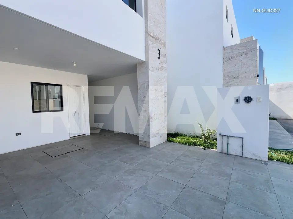 3 habitaciones 3 baños Casa 3