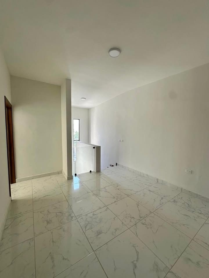 3 habitaciones 2.5 baños Casa 3