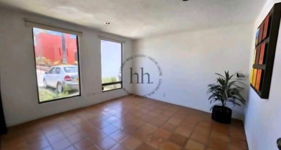 Casa en renta · 4 rec · 335 m² · Santiago Momoxpan 3