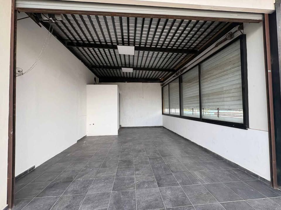 🏢✨ LOCAL COMERCIAL EN RENTA – PLAZA VERONA ✨🏢 2