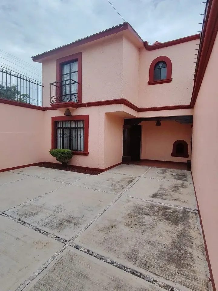 3 habitaciones 2.5 baños Casa 2