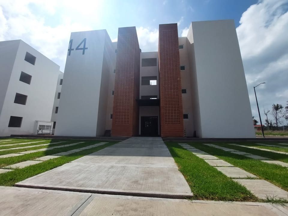 🏠Estrena departamento por salida a Salamanca❗️❗️✨ 3