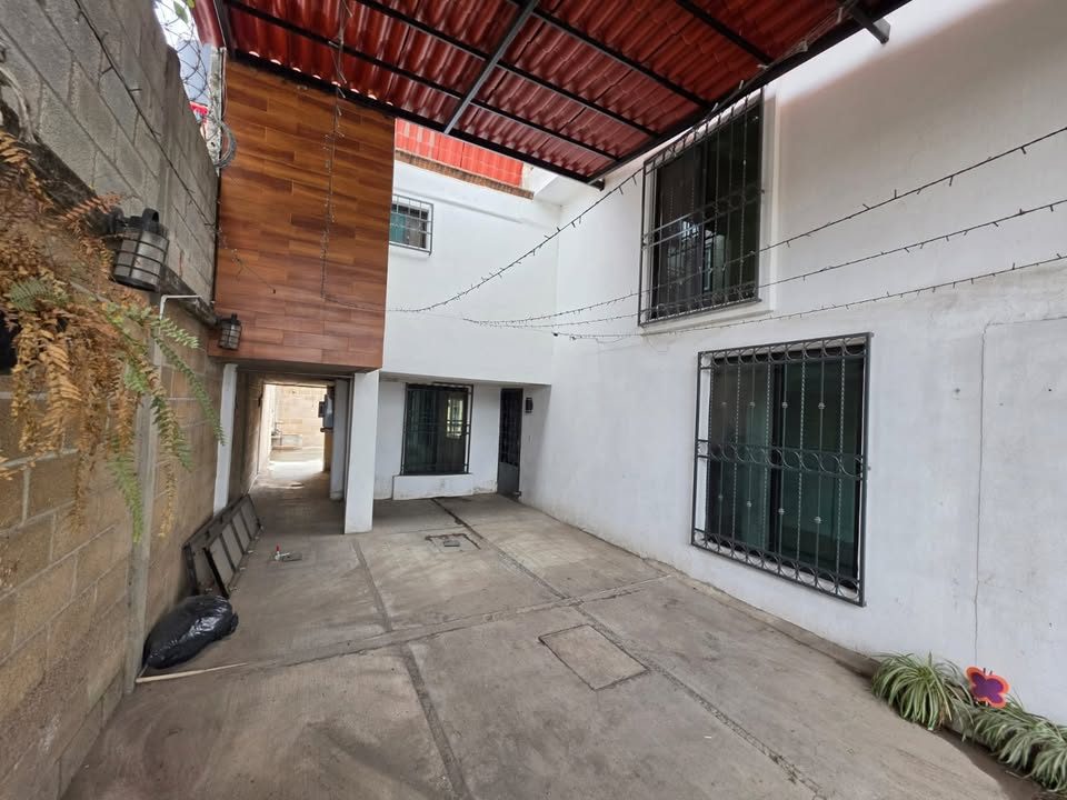 SE VENDE AMPLIA Y BONITA CASA EN EL S.N.T.E AL SUR DE LA CIUDAD 2