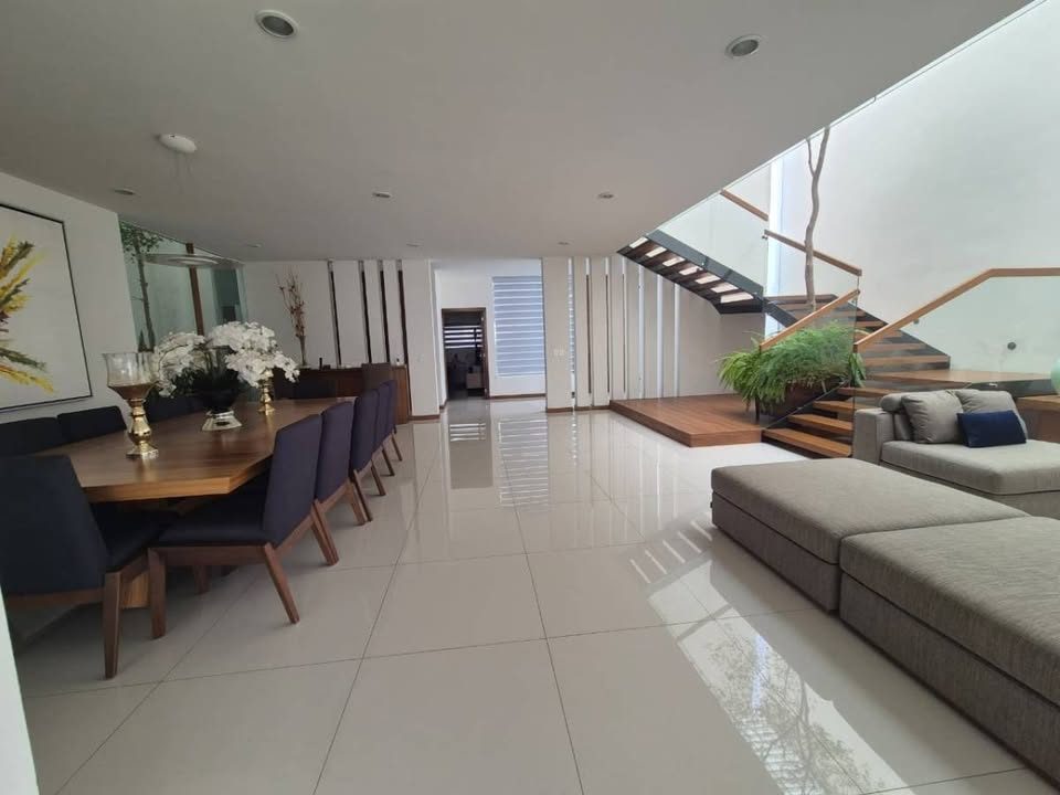3 habitaciones 5 baños Casa 2