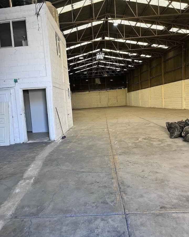 Bodega en renta · 800 m² · San José el Alto 2