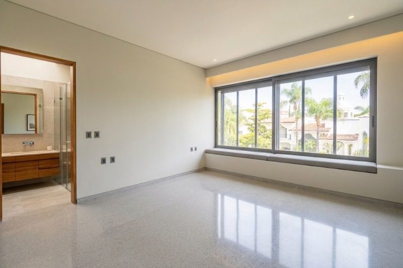 4 habitaciones 5.5 baños Casa 2