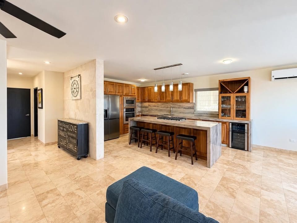 3 Beds 4 Baths House 3