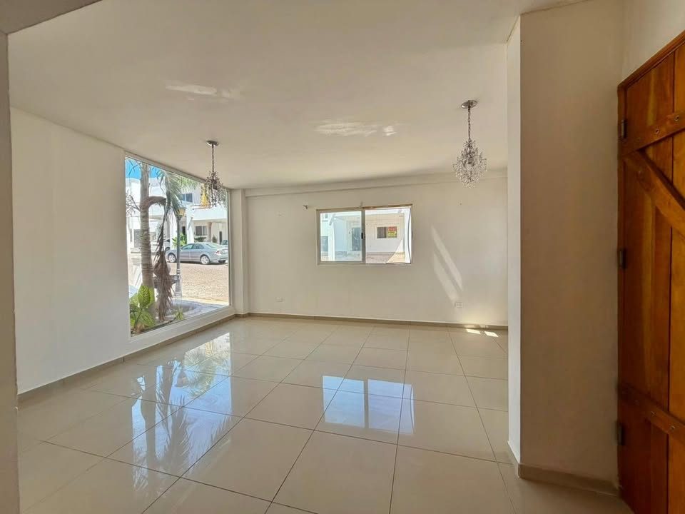 3 habitaciones 2.5 baños Casa 3