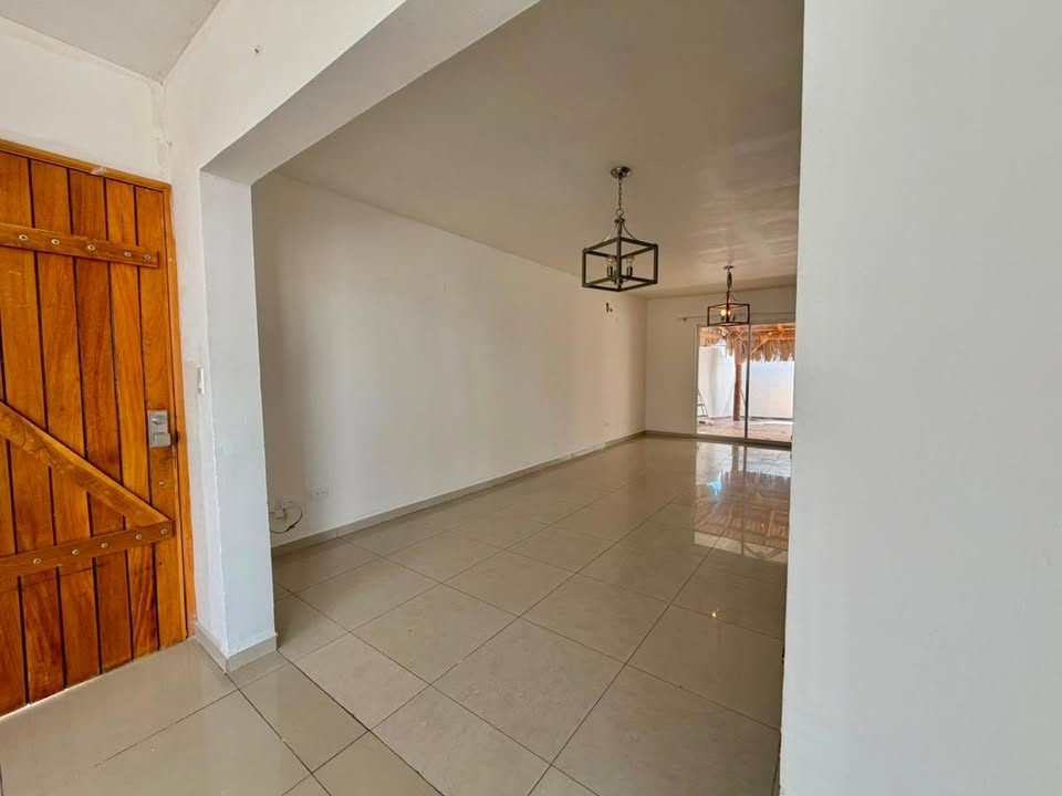 3 habitaciones 2.5 baños Casa 2
