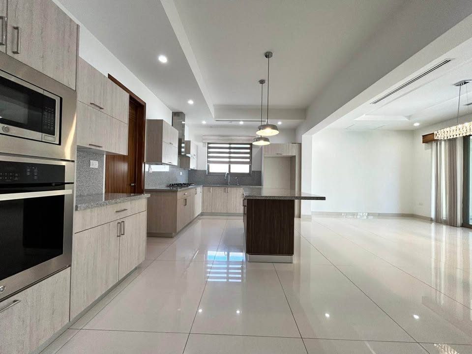 4 habitaciones 4,5 baños - Casa 3