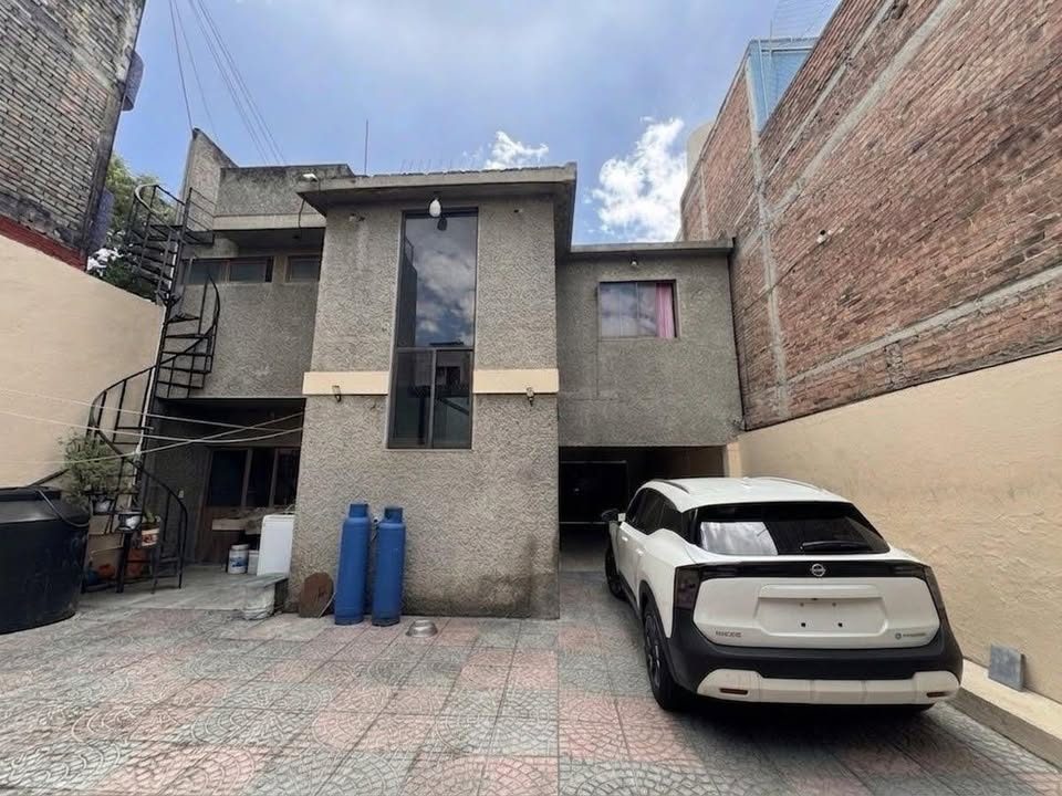 6 habitaciones 4 baños - Casa 2