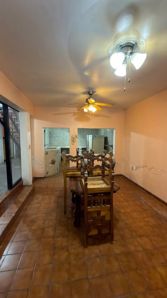3 habitaciones 1.5 baños Casa 2