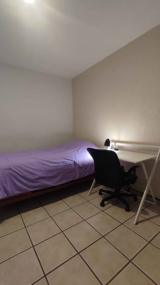 Cuarto cómodo en zona Valle real! Cerca de flex real Center andares 3