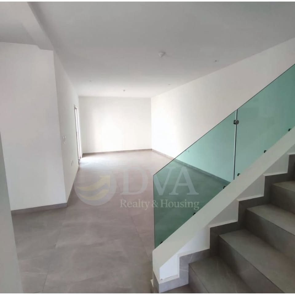 3 habitaciones 2.5 baños Casa 2