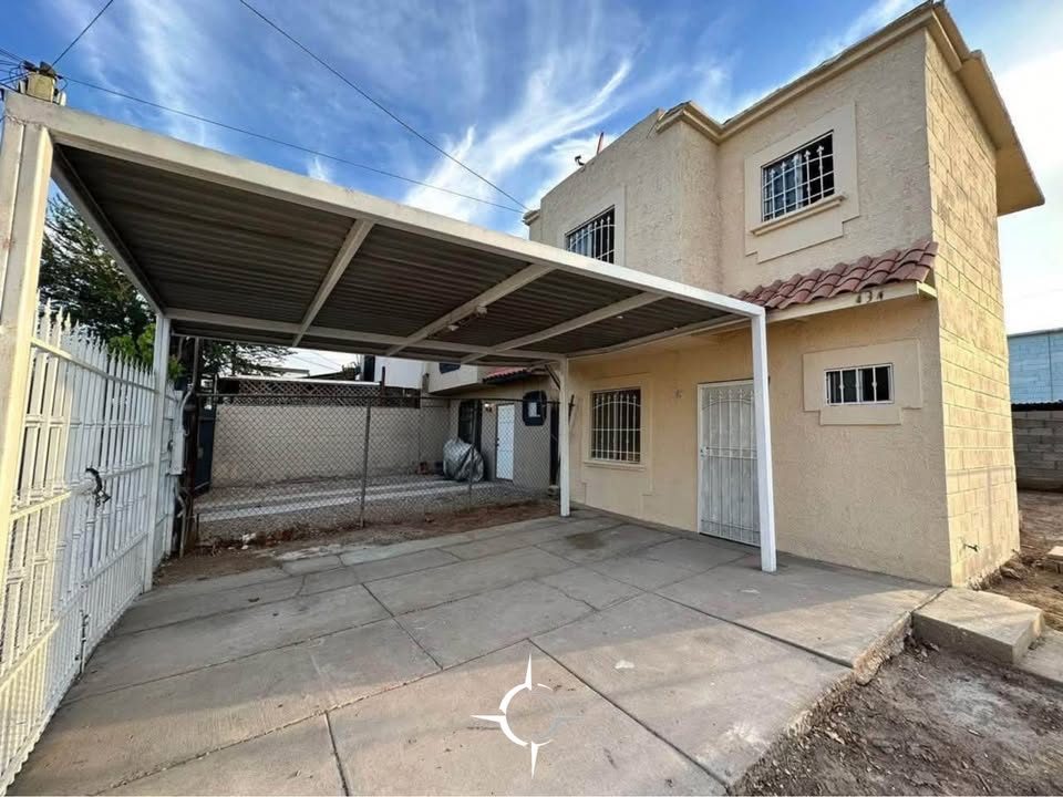 SE RENTA CASA EN VILLAS DEL REY 2