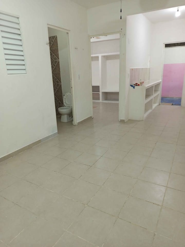 Se renta una casa en palmas1 de una habitacion incluye agua e internet,interesados mandar inbox 2
