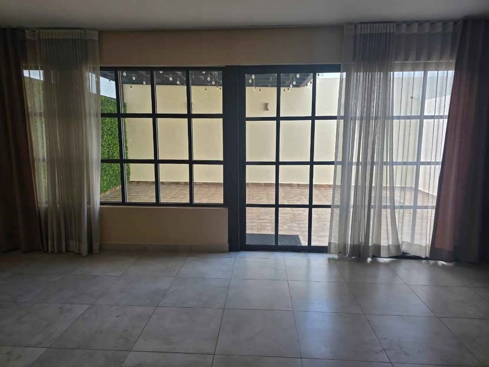 Casa en venta · 3 rec · 360 m² · Santiago 2