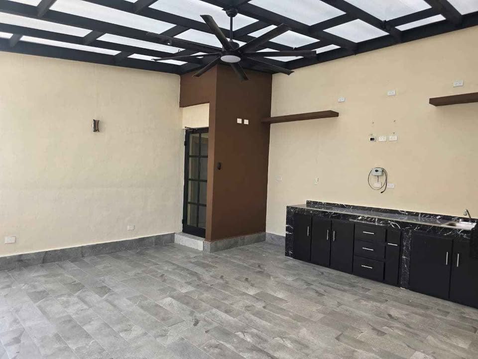 Casa en venta · 3 rec · 360 m² · Santiago 3