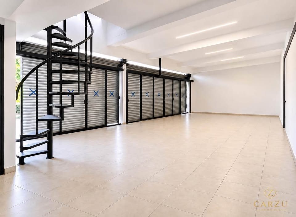 SE RENTA A BORDE DE AV AGUAMILPA  EN TEPIC 2