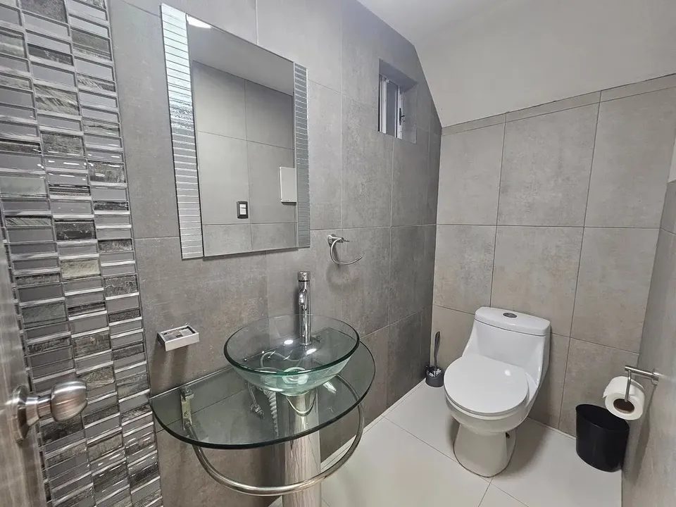 3 habitaciones 5.5 baños Casa 2